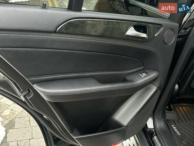 Черный Мерседес ГЛЕ-Класс, объемом двигателя 3 л и пробегом 216 тыс. км за 29900 $, фото 93 на Automoto.ua