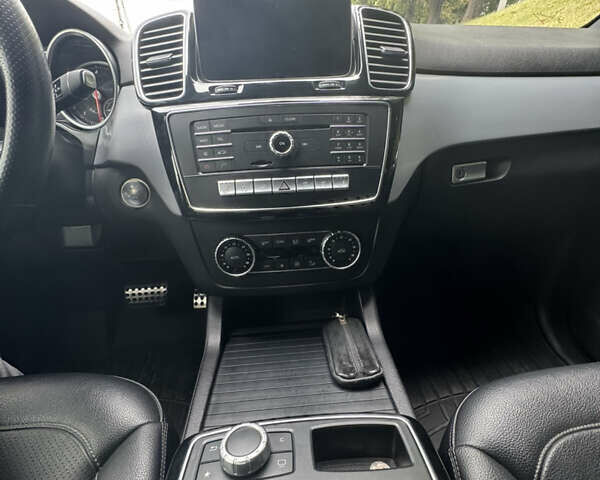 Мерседес ГЛЕ-Клас 2017 у Луцьку на Automoto.ua Чорний Мерседес ГЛЕ-Клас, об'ємом двигуна 2.14 л та пробігом 175 тис. км за 30000 $, фото 6 на Automoto.ua