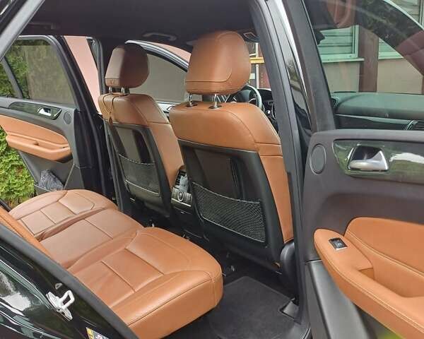 Мерседес ГЛЕ-Класс 2017 в Сарнах на Automoto.ua Черный Мерседес ГЛЕ-Класс, объемом двигателя 2.99 л и пробегом 69 тыс. км за 46500 $, фото 3 на Automoto.ua