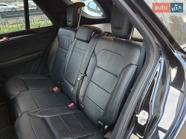 Мерседес ГЛЕ-Класс 2017 в Киеве на Automoto.ua Черный Мерседес ГЛЕ-Класс, объемом двигателя 3 л и пробегом 125 тыс. км за 33500 $, фото 14 на Automoto.ua