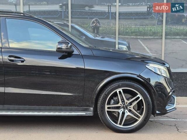 Мерседес ГЛЕ-Класс 2017 в Киеве на Automoto.ua Черный Мерседес ГЛЕ-Класс, объемом двигателя 3 л и пробегом 125 тыс. км за 33500 $, фото 8 на Automoto.ua
