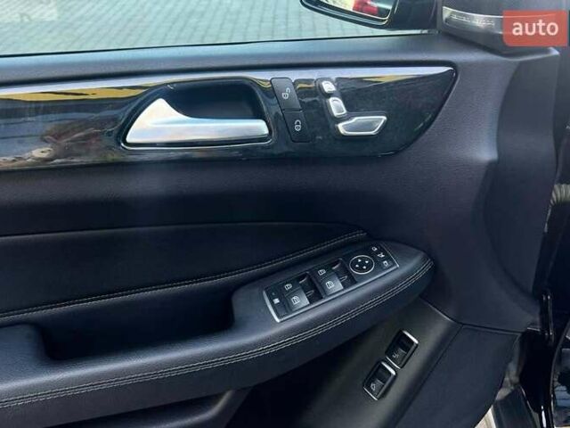 Черный Мерседес ГЛЕ-Класс, объемом двигателя 3.5 л и пробегом 105 тыс. км за 31500 $, фото 9 на Automoto.ua