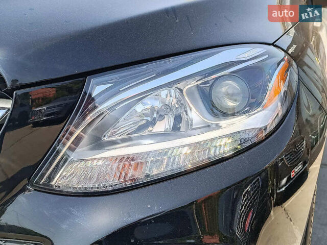 Черный Мерседес ГЛЕ-Класс, объемом двигателя 3.5 л и пробегом 98 тыс. км за 28990 $, фото 3 на Automoto.ua