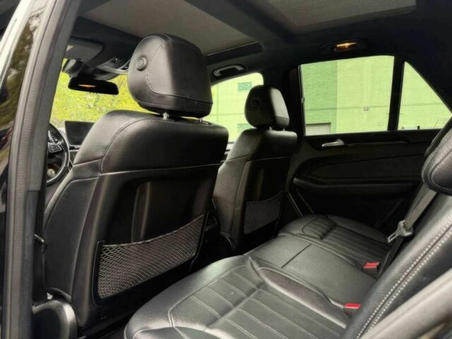 Мерседес ГЛЕ-Клас 2017 у Хмельницькому на Automoto.ua Чорний Мерседес ГЛЕ-Клас, об'ємом двигуна 3.5 л та пробігом 64 тис. км за 28500 $, фото 12 на Automoto.ua