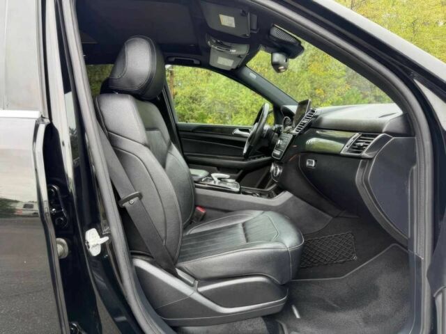 Мерседес ГЛЕ-Клас 2017 у Хмельницькому на Automoto.ua Чорний Мерседес ГЛЕ-Клас, об'ємом двигуна 3.5 л та пробігом 64 тис. км за 28500 $, фото 10 на Automoto.ua