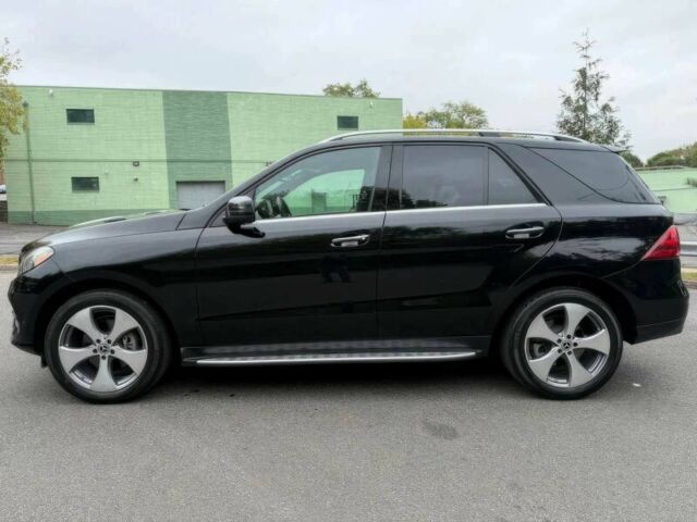 Мерседес ГЛЕ-Клас 2017 у Хмельницькому на Automoto.ua Чорний Мерседес ГЛЕ-Клас, об'ємом двигуна 3.5 л та пробігом 64 тис. км за 28500 $, фото 4 на Automoto.ua