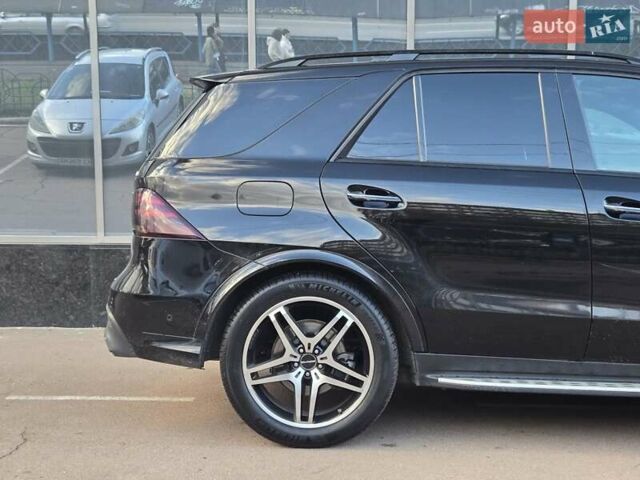 Мерседес ГЛЕ-Класс 2017 в Киеве на Automoto.ua Черный Мерседес ГЛЕ-Класс, объемом двигателя 3 л и пробегом 125 тыс. км за 33500 $, фото 7 на Automoto.ua