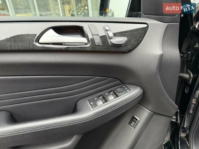 Черный Мерседес ГЛЕ-Класс, объемом двигателя 3 л и пробегом 99 тыс. км за 34900 $, фото 26 на Automoto.ua