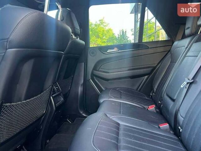 Черный Мерседес ГЛЕ-Класс, объемом двигателя 3.5 л и пробегом 105 тыс. км за 31500 $, фото 26 на Automoto.ua
