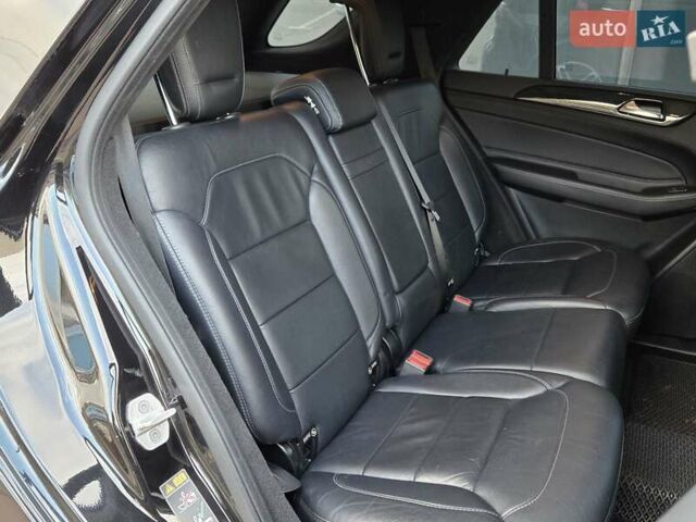 Мерседес ГЛЕ-Класс 2017 в Киеве на Automoto.ua Черный Мерседес ГЛЕ-Класс, объемом двигателя 3 л и пробегом 125 тыс. км за 33500 $, фото 16 на Automoto.ua