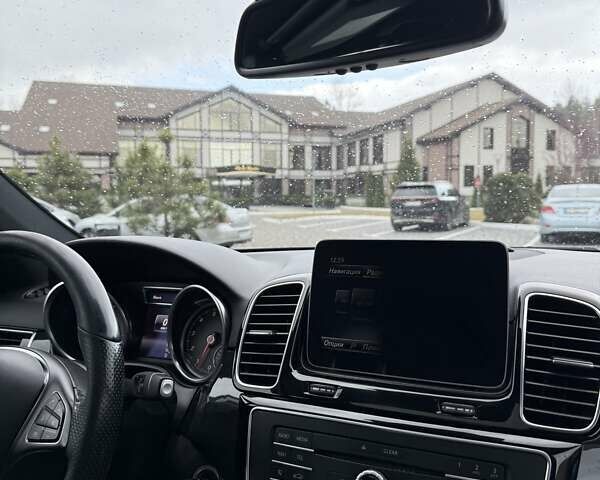 Мерседес ГЛЕ-Класс 2018 в Киеве на Automoto.ua Черный Мерседес ГЛЕ-Класс, объемом двигателя 3.5 л и пробегом 135 тыс. км за 29000 $, фото 8 на Automoto.ua