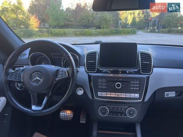 Мерседес ГЛЕ-Класс 2018 в Киеве на Automoto.ua Черный Мерседес ГЛЕ-Класс, объемом двигателя 4.66 л и пробегом 136 тыс. км за 28900 $, фото 11 на Automoto.ua