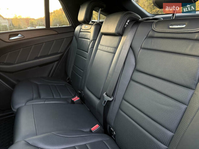 Мерседес ГЛЕ-Класс 2019 в Днепре (Днепропетровске) на Automoto.ua Черный Мерседес ГЛЕ-Класс, объемом двигателя 3 л и пробегом 59 тыс. км за 48600 $, фото 29 на Automoto.ua