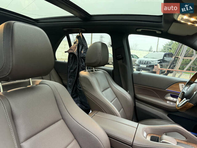 Черный Мерседес ГЛЕ-Класс, объемом двигателя 1.99 л и пробегом 32 тыс. км за 78999 $, фото 42 на Automoto.ua