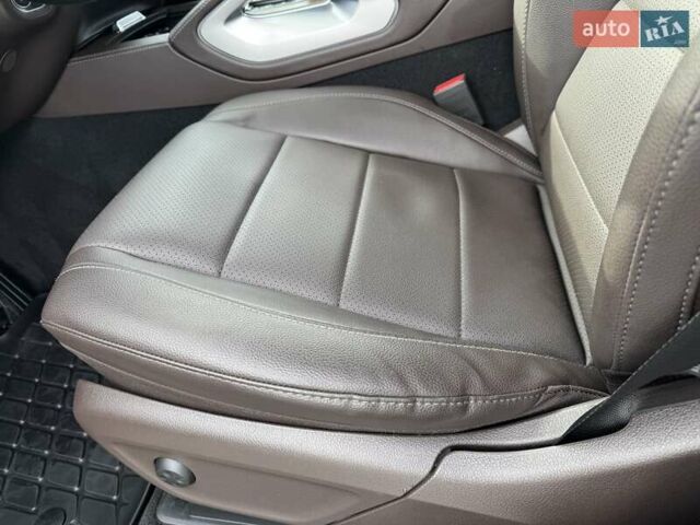 Черный Мерседес ГЛЕ-Класс, объемом двигателя 2 л и пробегом 182 тыс. км за 56000 $, фото 29 на Automoto.ua