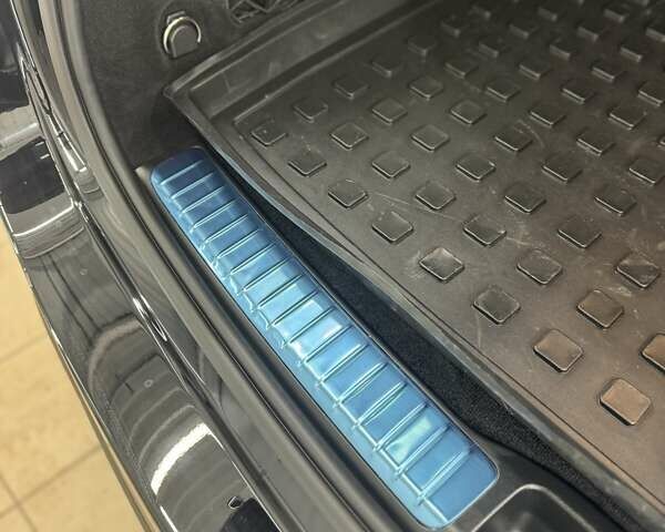 Черный Мерседес ГЛЕ-Класс, объемом двигателя 2 л и пробегом 182 тыс. км за 56000 $, фото 12 на Automoto.ua