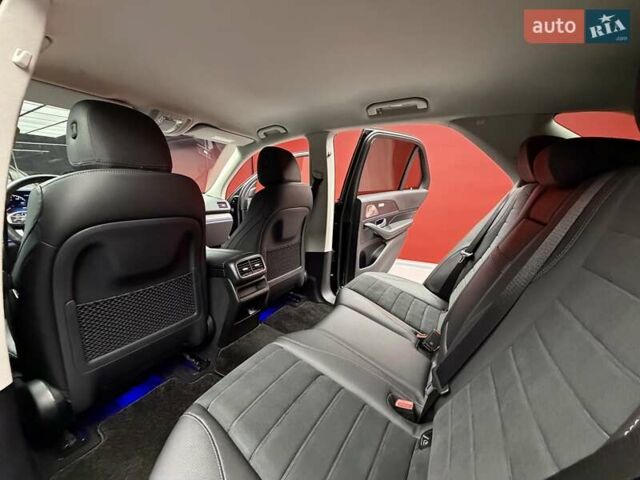 Черный Мерседес ГЛЕ-Класс, объемом двигателя 2 л и пробегом 90 тыс. км за 68900 $, фото 44 на Automoto.ua