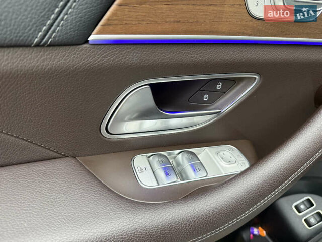 Черный Мерседес ГЛЕ-Класс, объемом двигателя 1.99 л и пробегом 32 тыс. км за 78999 $, фото 33 на Automoto.ua