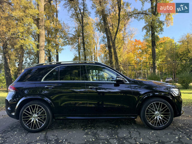 Мерседес ГЛЕ-Класс 2022 в Киеве на Automoto.ua Черный Мерседес ГЛЕ-Класс, объемом двигателя 2.93 л и пробегом 78 тыс. км за 80000 $, фото 44 на Automoto.ua