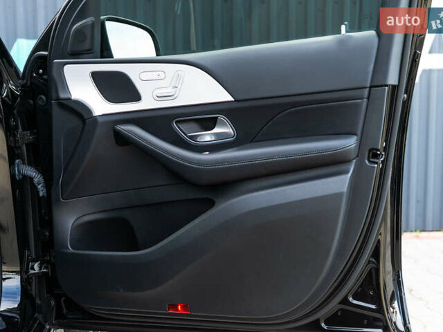 Черный Мерседес ГЛЕ-Класс, объемом двигателя 1.95 л и пробегом 39 тыс. км за 75000 $, фото 32 на Automoto.ua