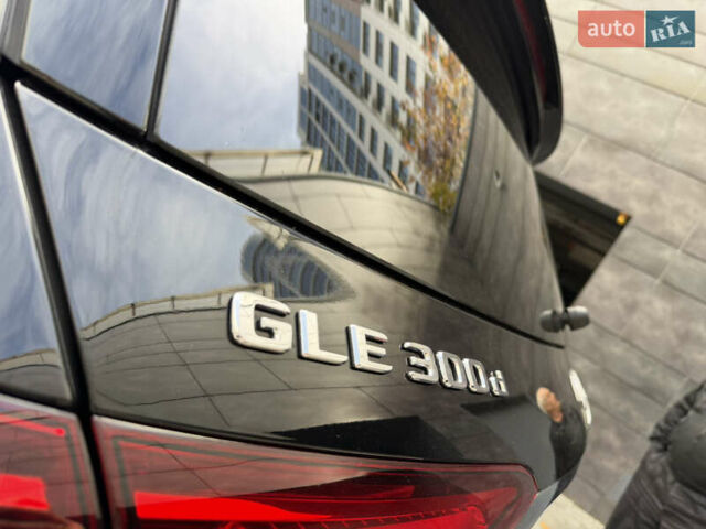 Черный Мерседес ГЛЕ-Класс, объемом двигателя 1.99 л и пробегом 48 тыс. км за 77500 $, фото 34 на Automoto.ua