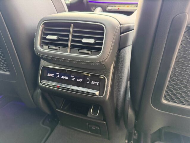 Черный Мерседес ГЛЕ-Класс, объемом двигателя 4 л и пробегом 55 тыс. км за 122555 $, фото 17 на Automoto.ua