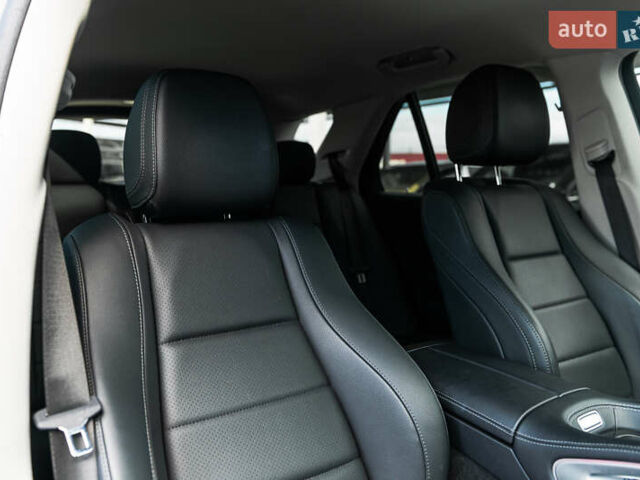 Черный Мерседес ГЛЕ-Класс, объемом двигателя 1.95 л и пробегом 39 тыс. км за 75000 $, фото 34 на Automoto.ua