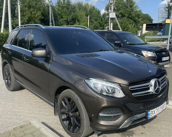 Мерседес ГЛЕ-Класс 2015 в Хмельницком на Automoto.ua Коричневый Мерседес ГЛЕ-Класс, объемом двигателя 2.2 л и пробегом 250 тыс. км за 31000 $, фото 7 на Automoto.ua