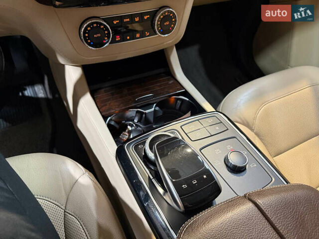 Коричневый Мерседес ГЛЕ-Класс, объемом двигателя 3 л и пробегом 153 тыс. км за 30999 $, фото 2 на Automoto.ua