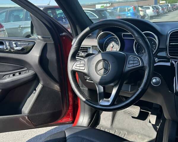 Красный Мерседес ГЛЕ-Класс, объемом двигателя 2.99 л и пробегом 214 тыс. км за 31000 $, фото 7 на Automoto.ua