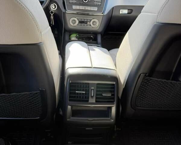 Красный Мерседес ГЛЕ-Класс, объемом двигателя 2.99 л и пробегом 176 тыс. км за 38300 $, фото 19 на Automoto.ua