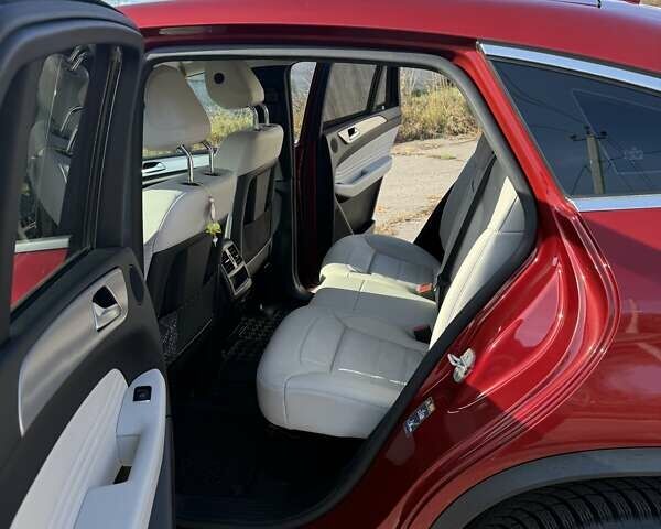 Красный Мерседес ГЛЕ-Класс, объемом двигателя 2.99 л и пробегом 176 тыс. км за 38300 $, фото 9 на Automoto.ua