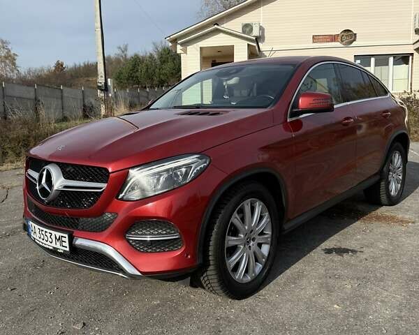 Красный Мерседес ГЛЕ-Класс, объемом двигателя 2.99 л и пробегом 176 тыс. км за 38300 $, фото 2 на Automoto.ua