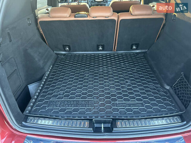 Красный Мерседес ГЛЕ-Класс, объемом двигателя 3 л и пробегом 39 тыс. км за 49000 $, фото 47 на Automoto.ua