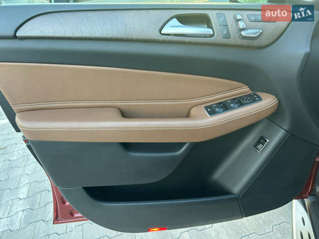 Красный Мерседес ГЛЕ-Класс, объемом двигателя 3 л и пробегом 39 тыс. км за 49000 $, фото 17 на Automoto.ua