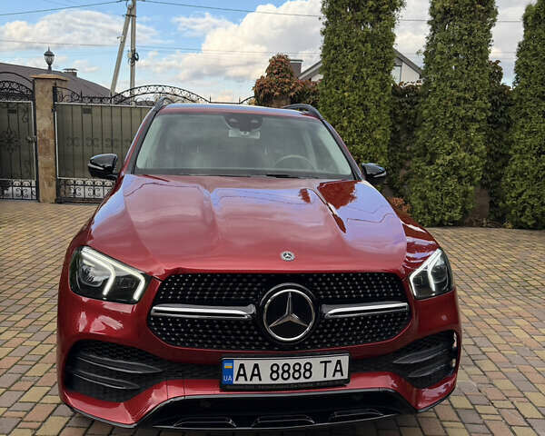 Мерседес ГЛЕ-Класс 2019 в Киеве на Automoto.ua Красный Мерседес ГЛЕ-Класс, объемом двигателя 2.93 л и пробегом 138 тыс. км за 58000 $, фото 2 на Automoto.ua