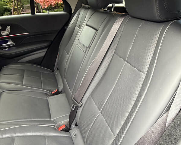 Мерседес ГЛЕ-Класс 2019 в Киеве на Automoto.ua Красный Мерседес ГЛЕ-Класс, объемом двигателя 2.93 л и пробегом 138 тыс. км за 58000 $, фото 6 на Automoto.ua