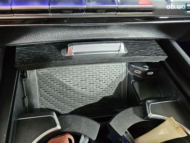 Мерседес ГЛЕ-Класс, объемом двигателя 2 л и пробегом 57 тыс. км за 93999 $, фото 24 на Automoto.ua