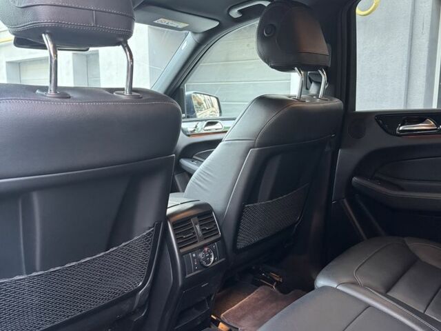 Серый Мерседес ГЛЕ-Класс, объемом двигателя 3 л и пробегом 310 тыс. км за 33000 $, фото 17 на Automoto.ua