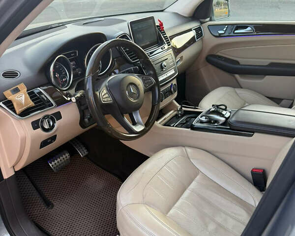 Мерседес ГЛЕ-Клас 2015 у Києві на Automoto.ua Сірий Мерседес ГЛЕ-Клас, об'ємом двигуна 3.5 л та пробігом 130 тис. км за 24500 $, фото 6 на Automoto.ua