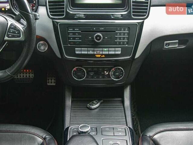 Мерседес ГЛЕ-Класс 2015 в Киеве на Automoto.ua Серый Мерседес ГЛЕ-Класс, объемом двигателя 2.99 л и пробегом 155 тыс. км за 43999 $, фото 23 на Automoto.ua