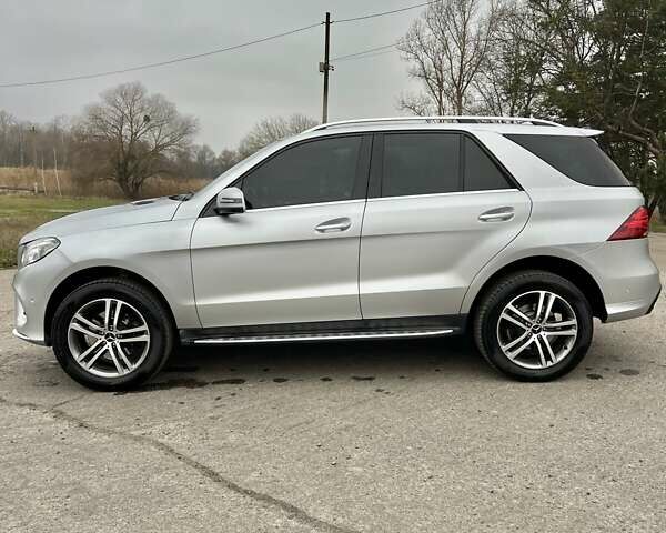 Серый Мерседес ГЛЕ-Класс, объемом двигателя 2.99 л и пробегом 181 тыс. км за 30500 $, фото 3 на Automoto.ua
