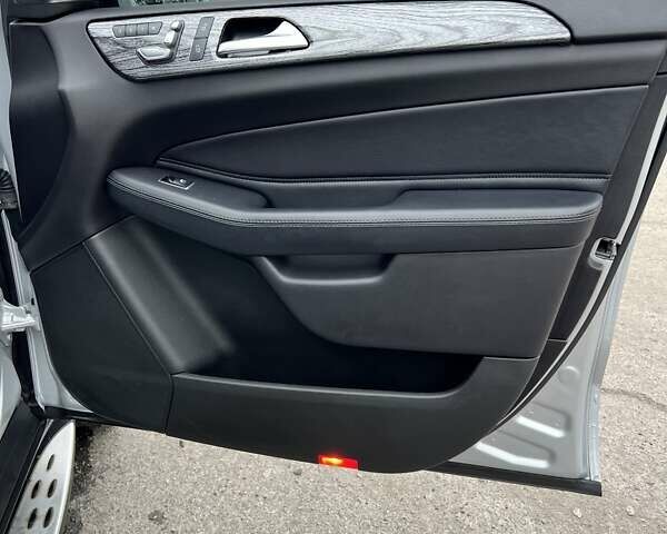 Серый Мерседес ГЛЕ-Класс, объемом двигателя 2.99 л и пробегом 181 тыс. км за 30500 $, фото 30 на Automoto.ua