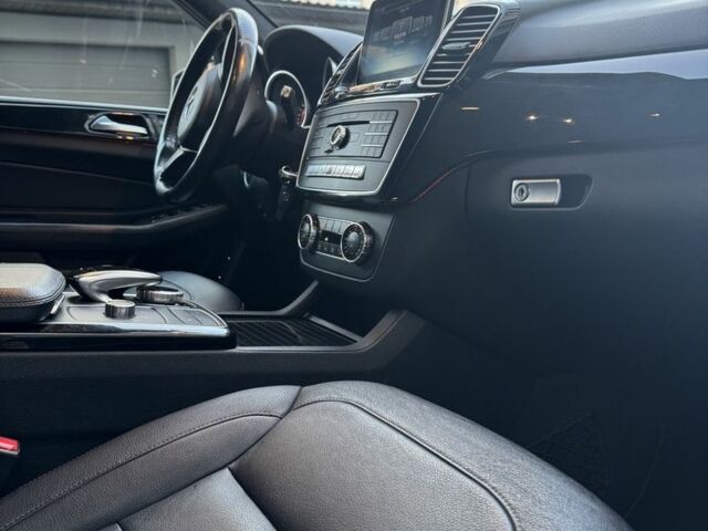 Серый Мерседес ГЛЕ-Класс, объемом двигателя 3 л и пробегом 310 тыс. км за 33000 $, фото 9 на Automoto.ua