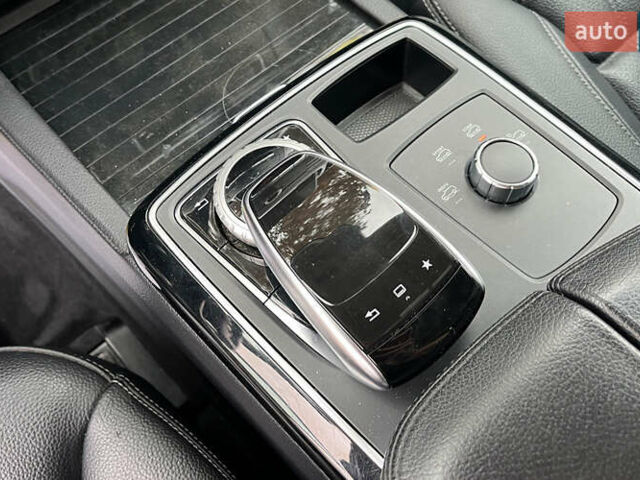 Серый Мерседес ГЛЕ-Класс, объемом двигателя 3.5 л и пробегом 96 тыс. км за 27900 $, фото 12 на Automoto.ua