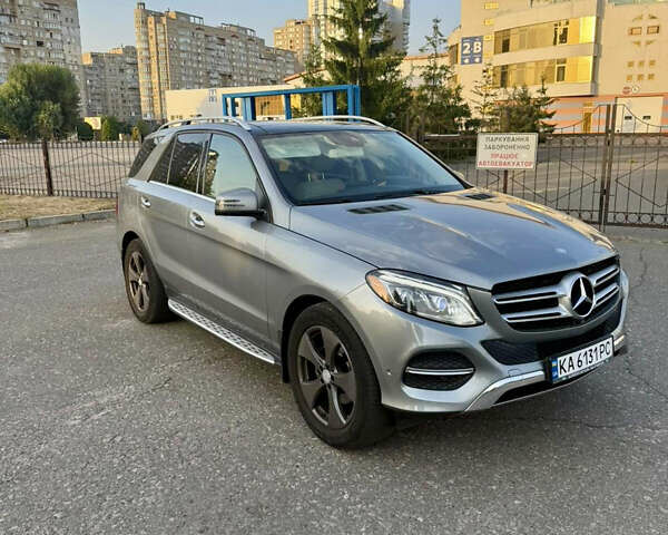 Мерседес ГЛЕ-Клас 2015 у Києві на Automoto.ua Сірий Мерседес ГЛЕ-Клас, об'ємом двигуна 3.5 л та пробігом 130 тис. км за 24500 $, фото 1 на Automoto.ua