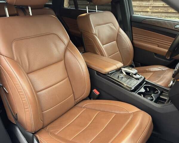 Серый Мерседес ГЛЕ-Класс, объемом двигателя 2.99 л и пробегом 169 тыс. км за 49350 $, фото 15 на Automoto.ua