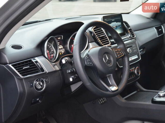 Серый Мерседес ГЛЕ-Класс, объемом двигателя 2.2 л и пробегом 211 тыс. км за 26600 $, фото 45 на Automoto.ua