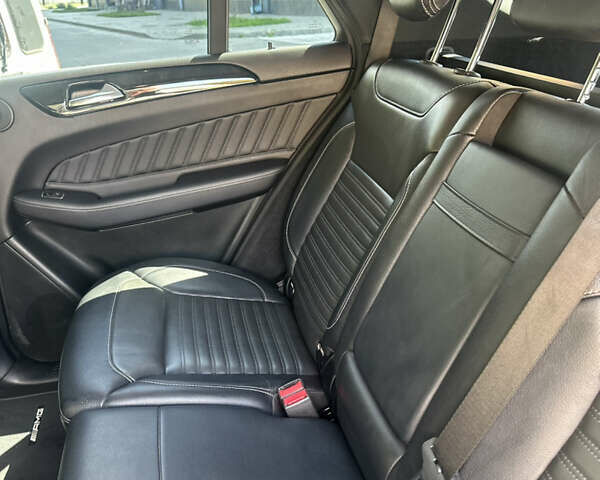 Мерседес ГЛЕ-Клас 2016 у Черкасах на Automoto.ua Сірий Мерседес ГЛЕ-Клас, об'ємом двигуна 2.99 л та пробігом 144 тис. км за 36500 $, фото 17 на Automoto.ua