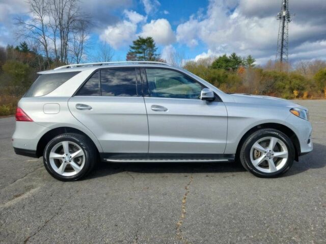 Серый Мерседес ГЛЕ-Класс, объемом двигателя 3.5 л и пробегом 77 тыс. км за 4500 $, фото 3 на Automoto.ua